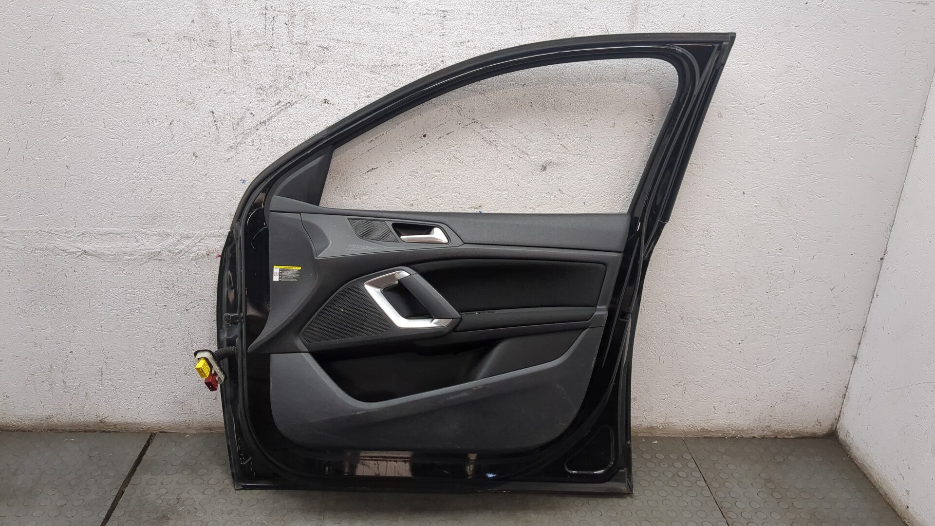 Дверь передняя правая