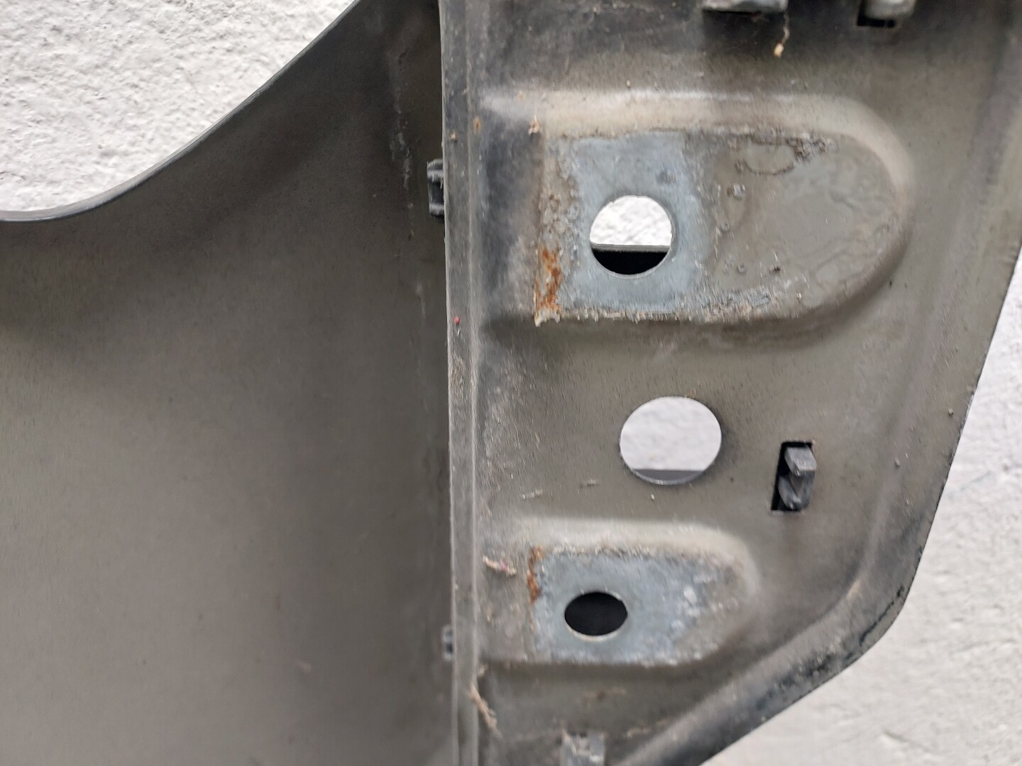 Крыло переднее левое