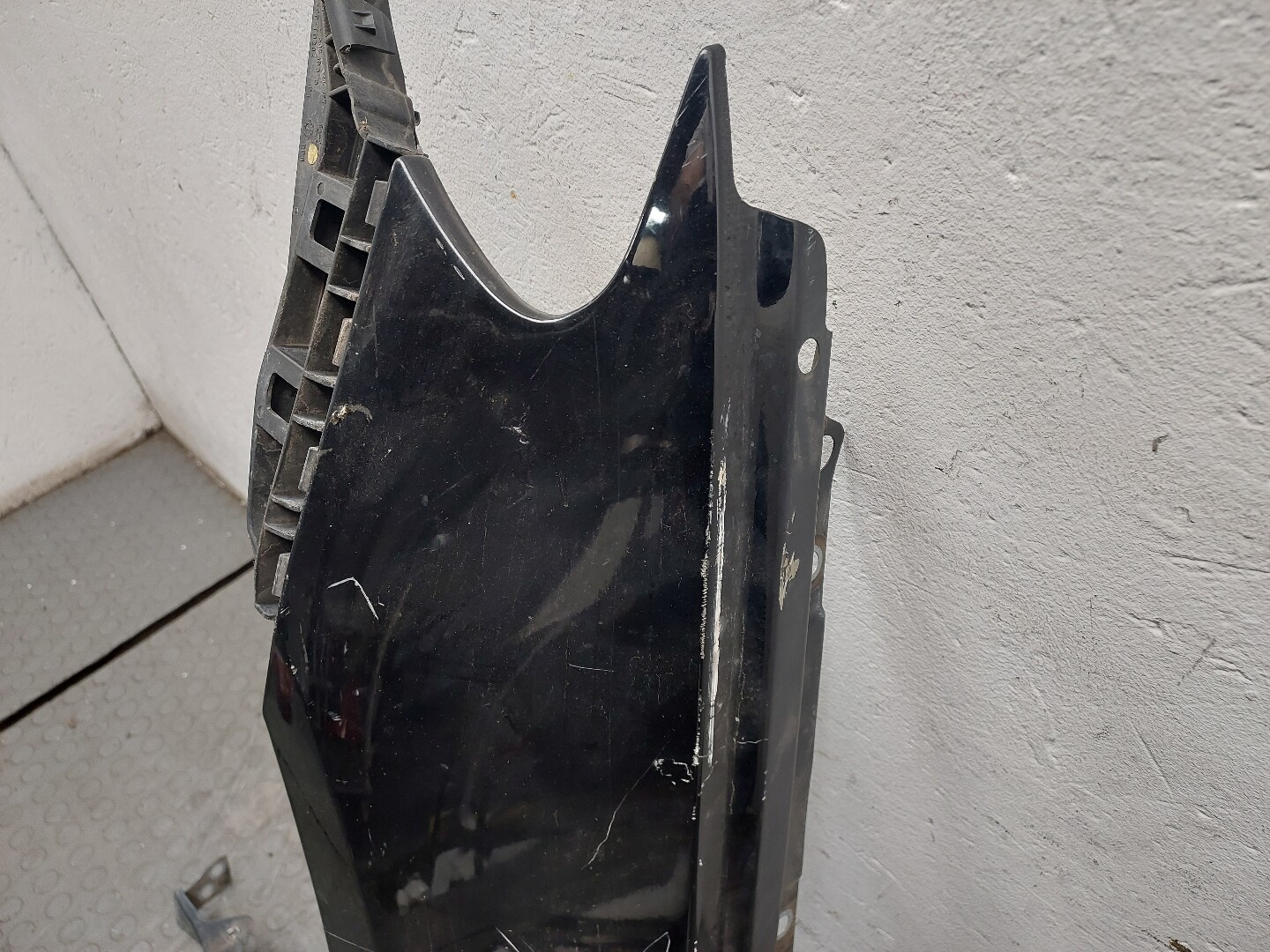 Крыло переднее левое