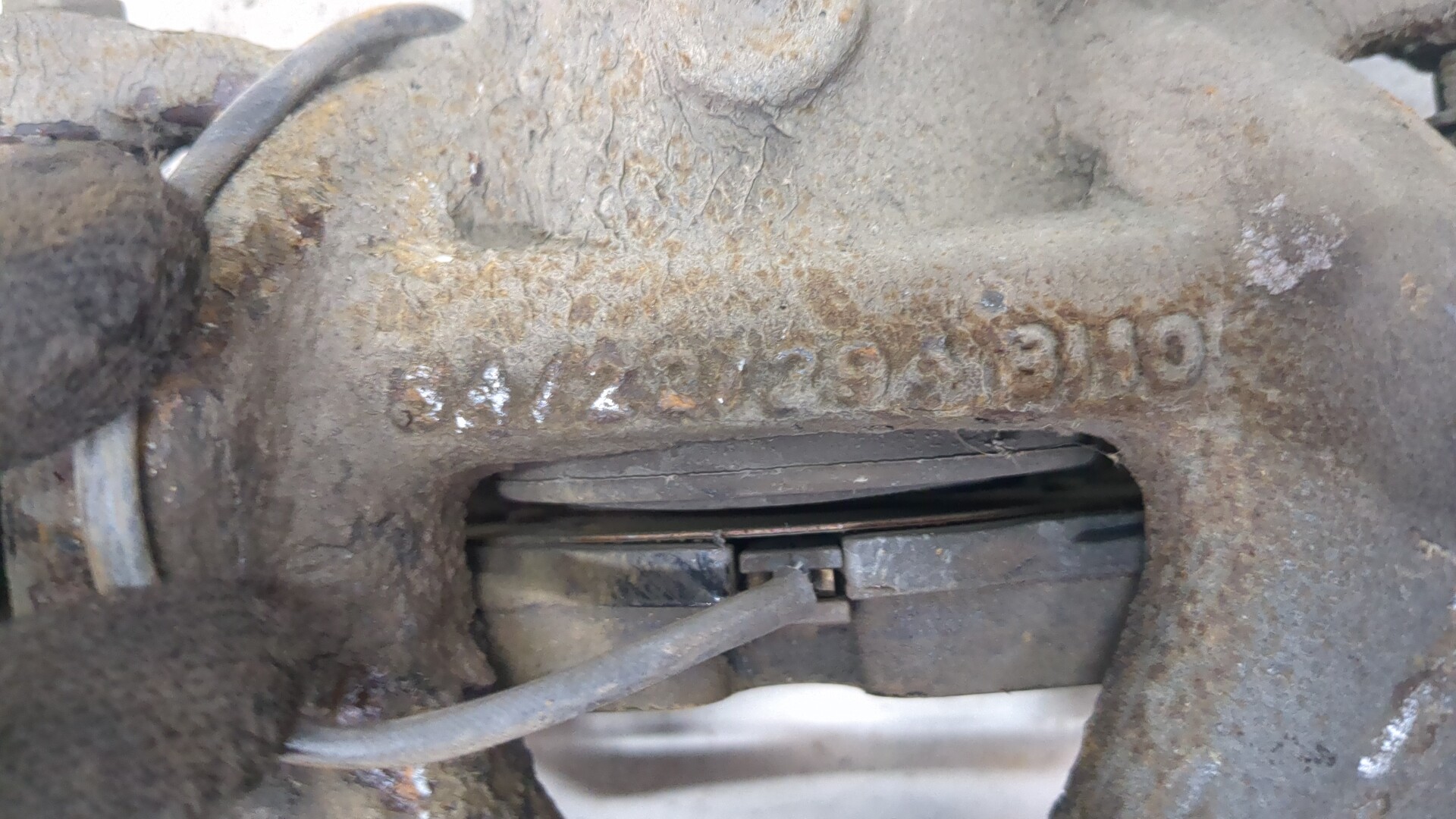 Суппорт передний левый