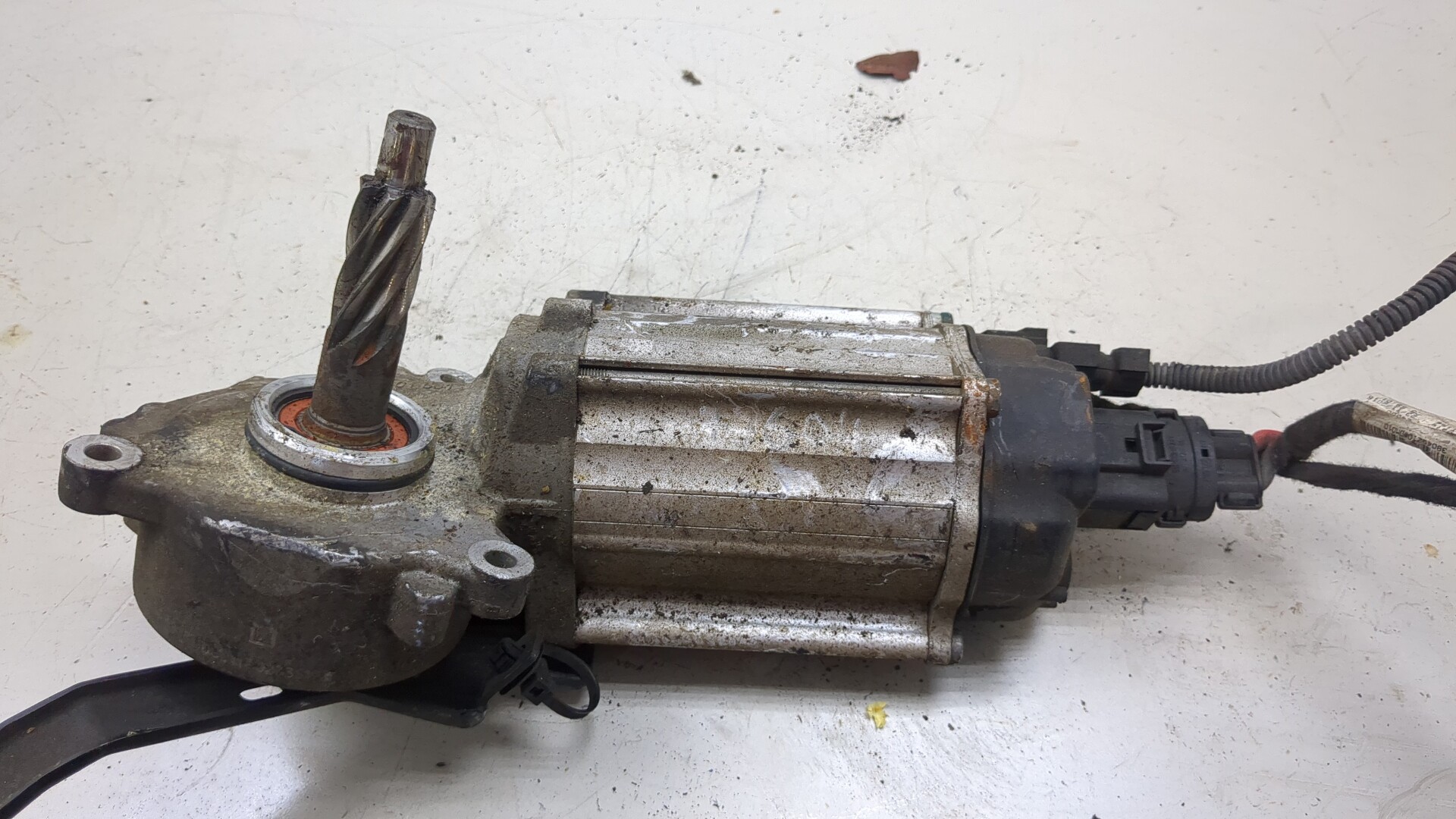 Серводвигатель рулевой рейки