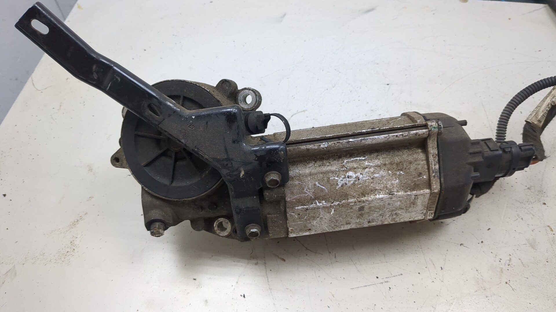 Серводвигатель рулевой рейки