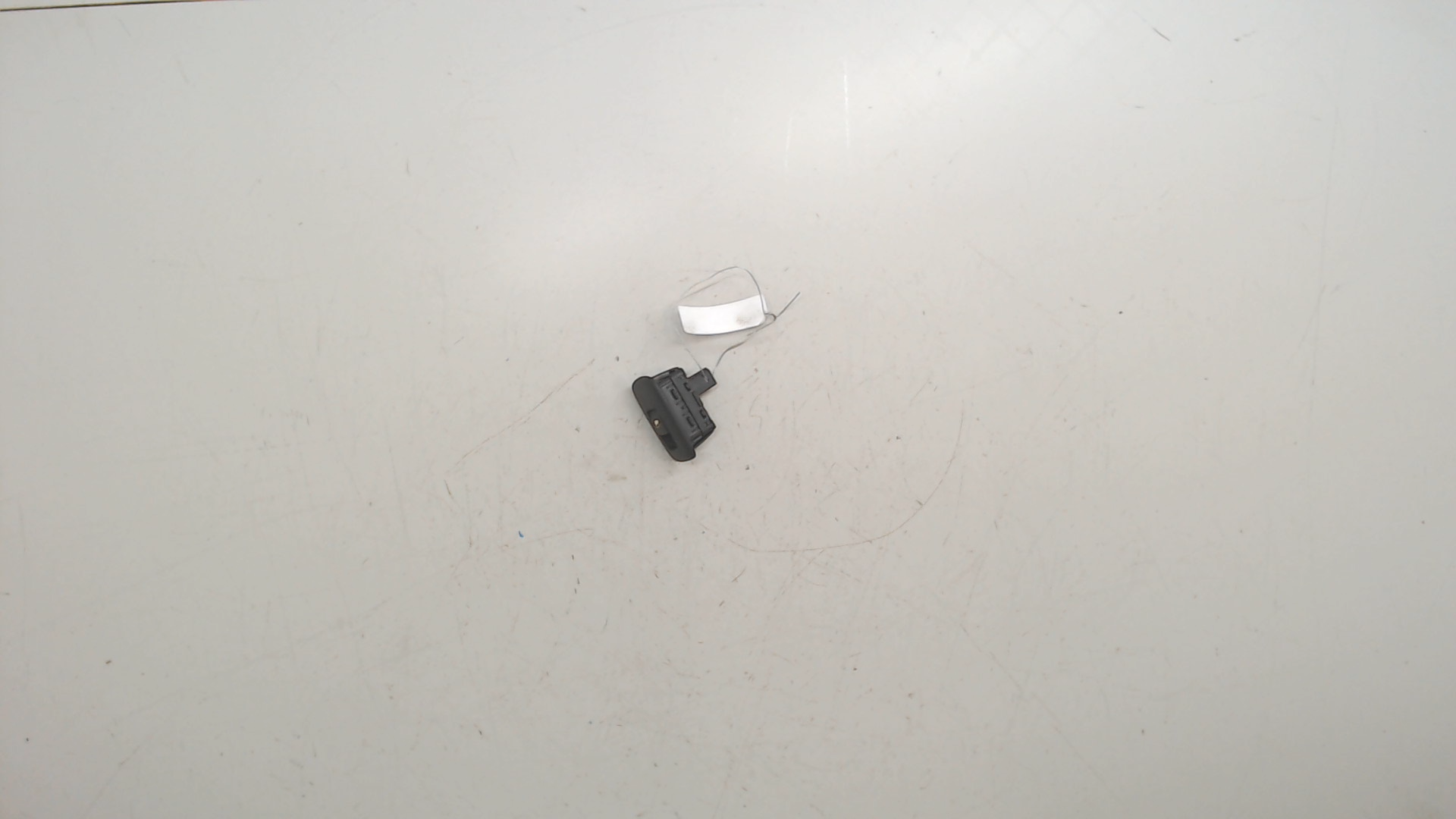 Кнопка стеклоподъемника