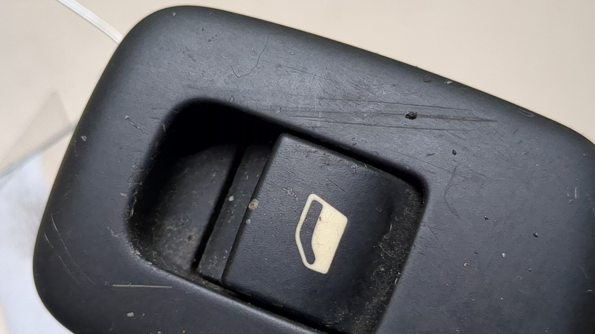 Кнопка стеклоподъемника