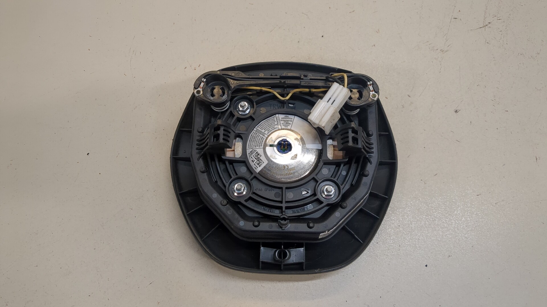 Подушка безопасности в рулевое колесо