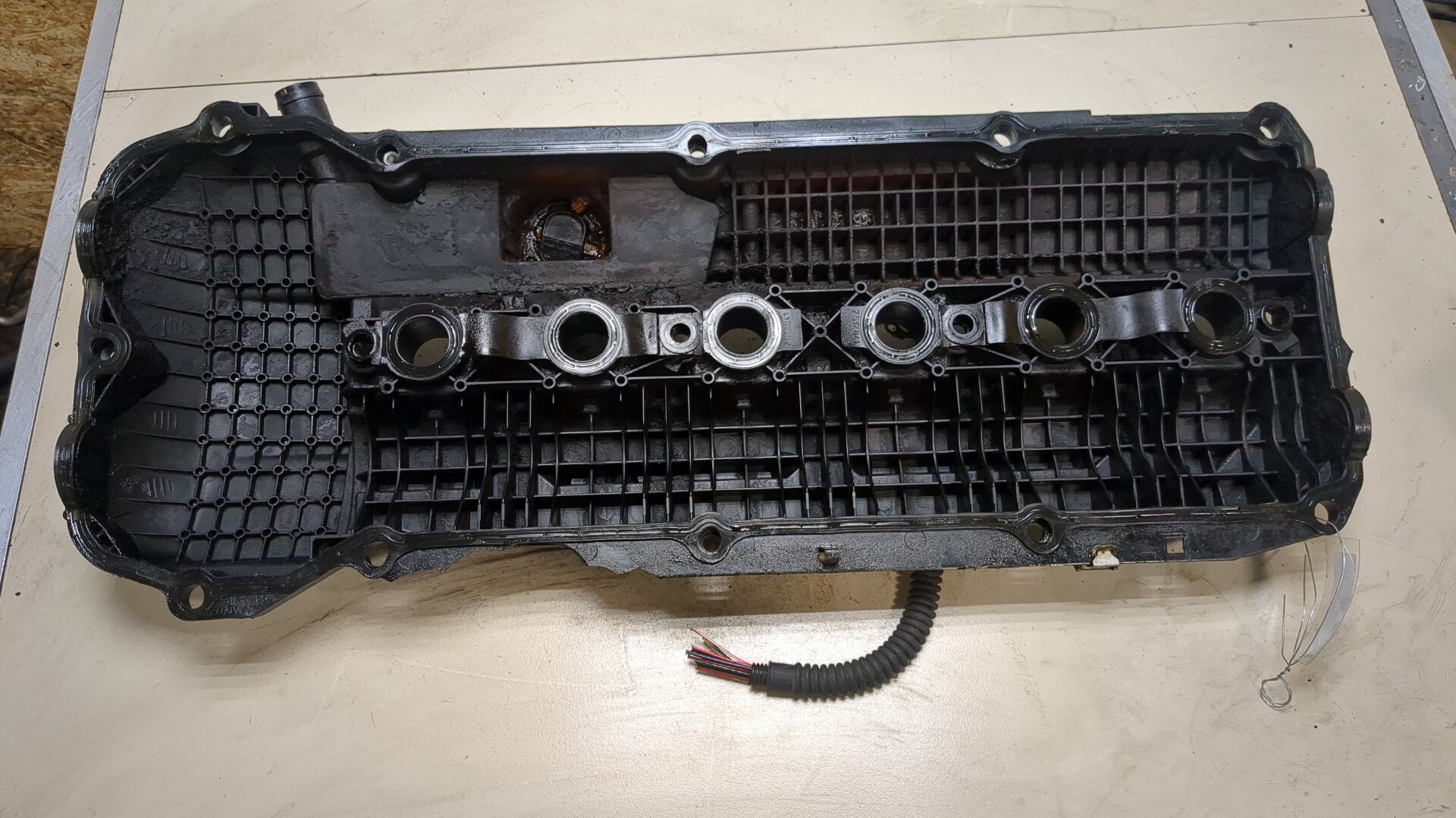 Крышка клапанная ГБЦ