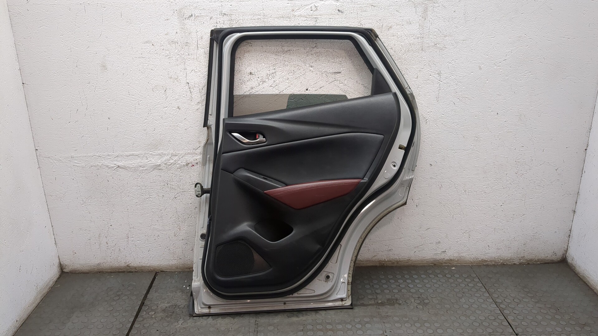 Дверь задняя правая