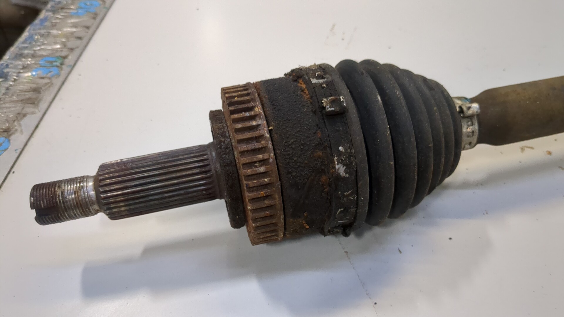 Полуось передняя правая