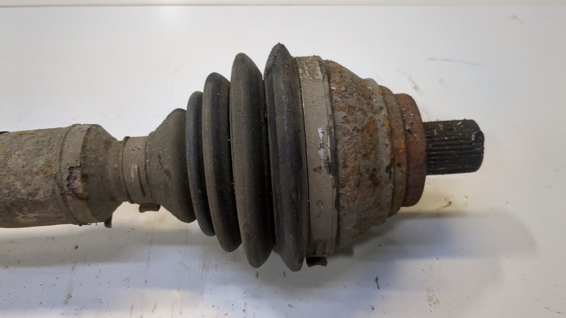 Полуось передняя правая