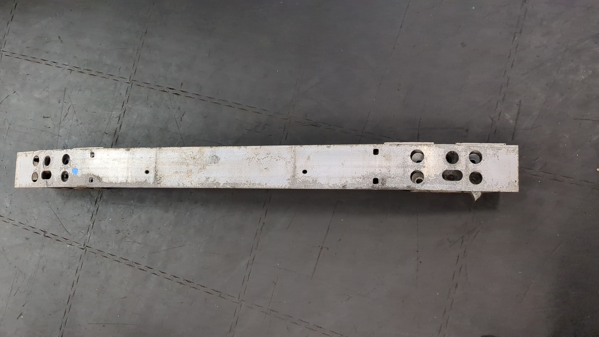 Усилитель заднего бампера