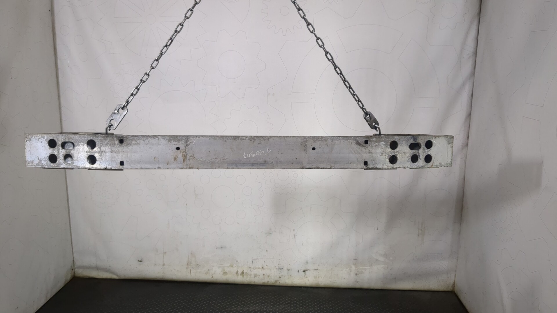 Усилитель заднего бампера