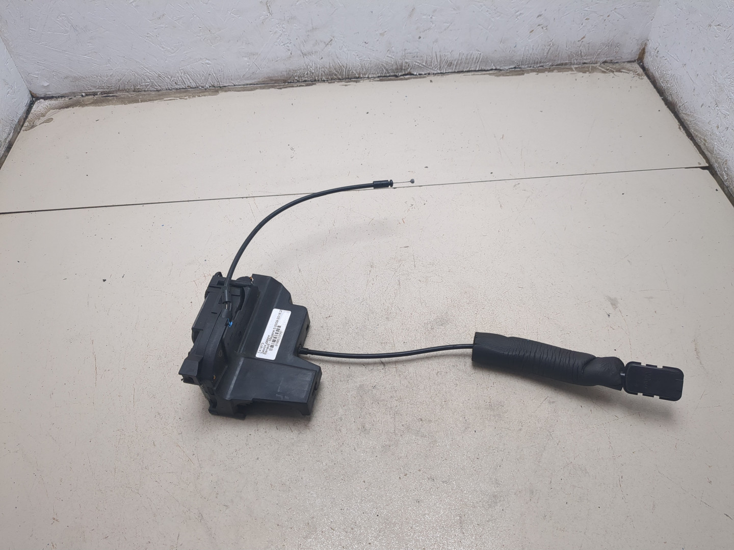 Замок двери передней правой