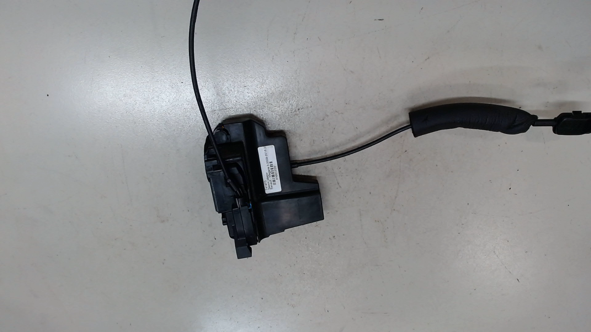 Замок двери передней правой