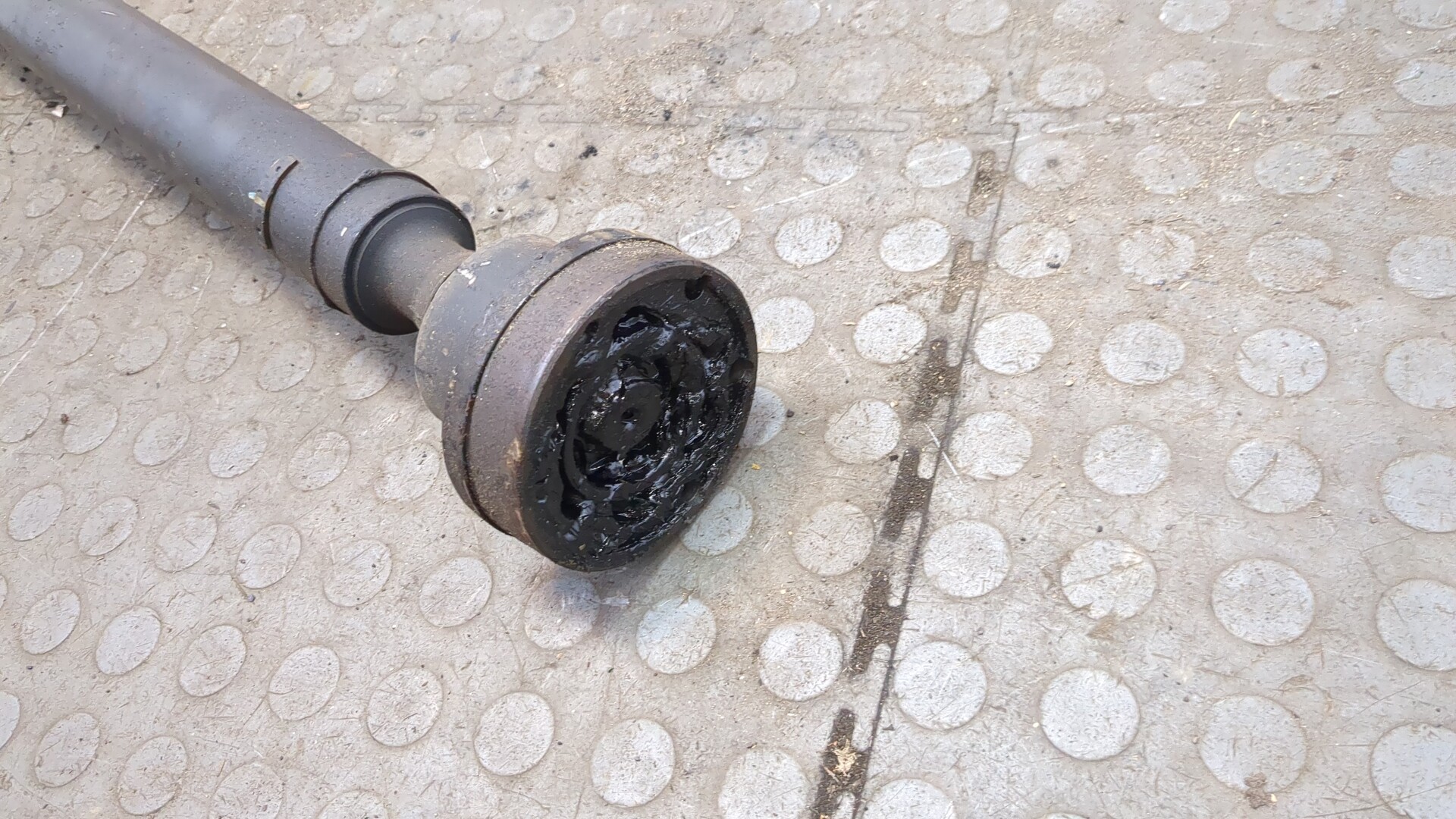 Вал карданный передний