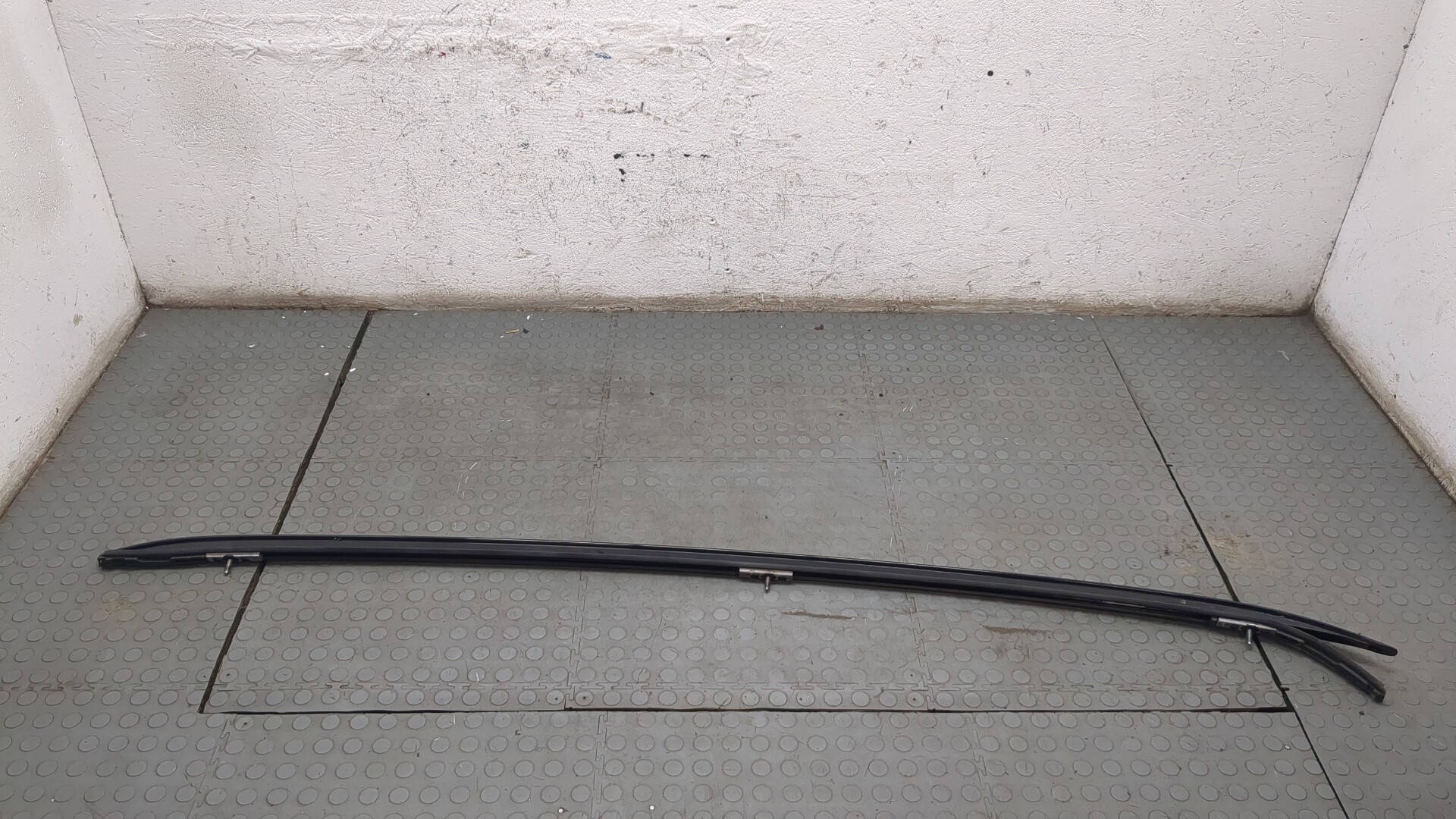 Рейлинг (релинг) правый (планка на крышу)