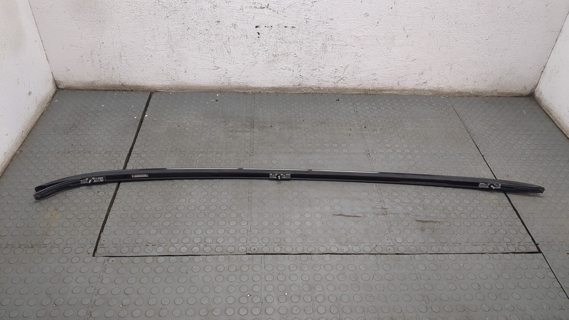 Рейлинг (релинг) правый (планка на крышу)