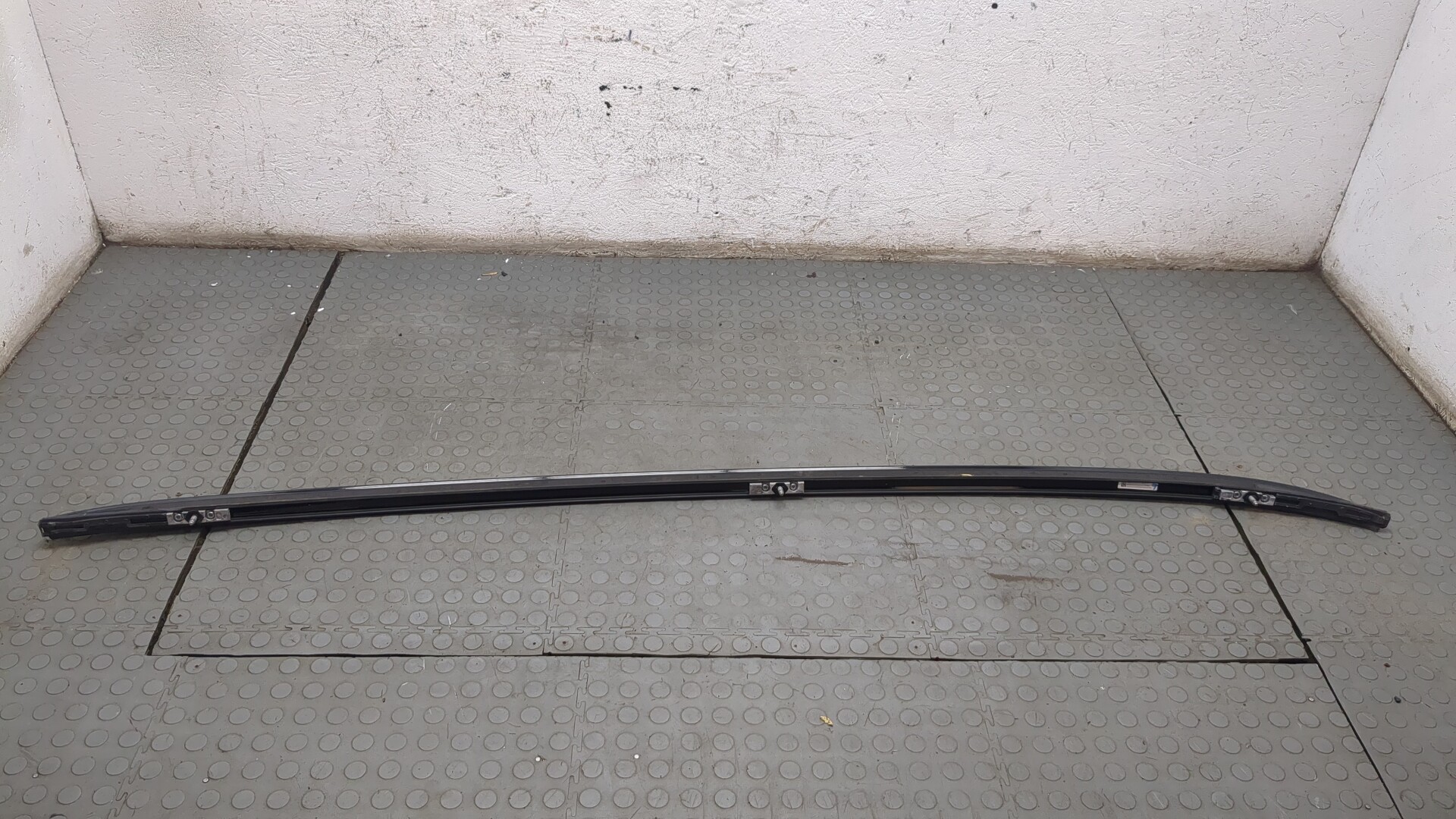 Рейлинг (релинг) левый (планка на крышу)