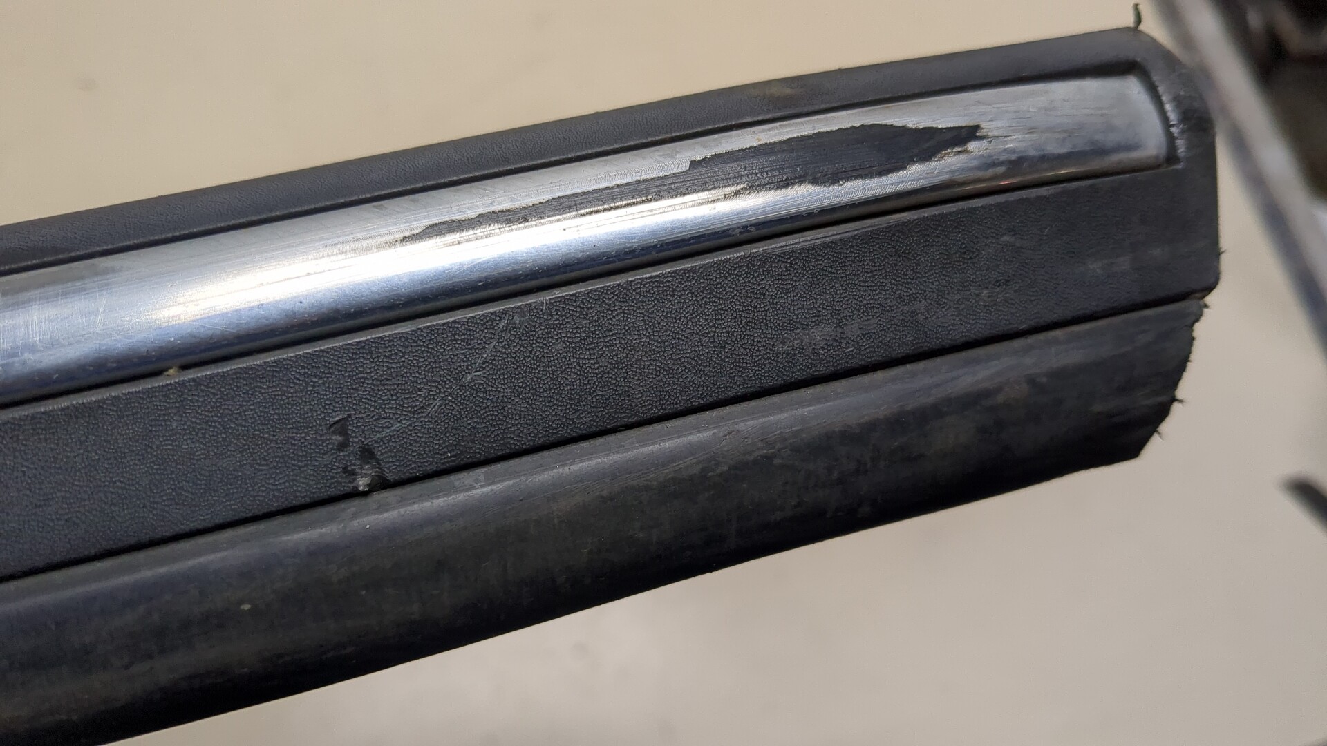 Молдинг двери