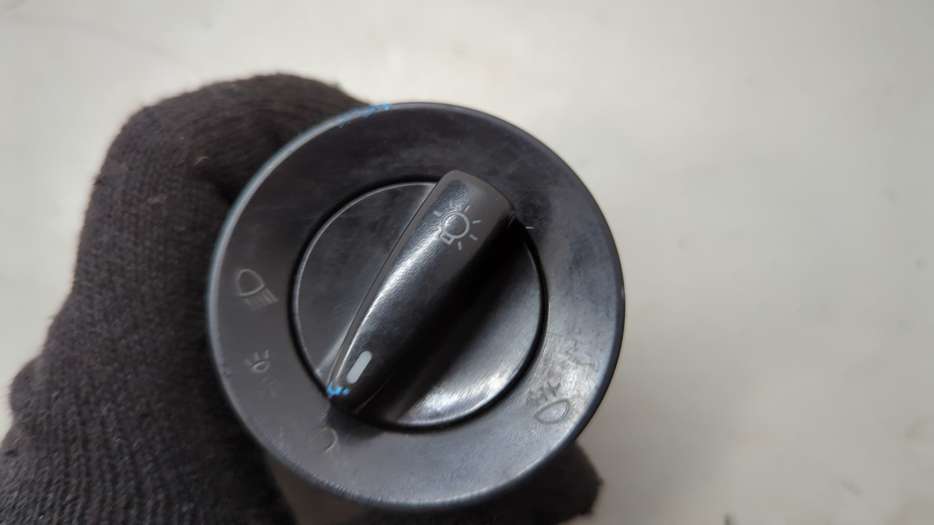 Переключатель света фар