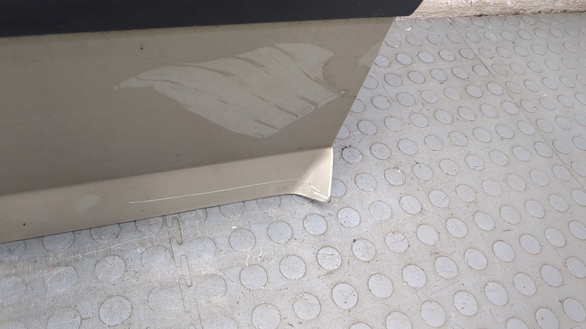 Дверь передняя левая