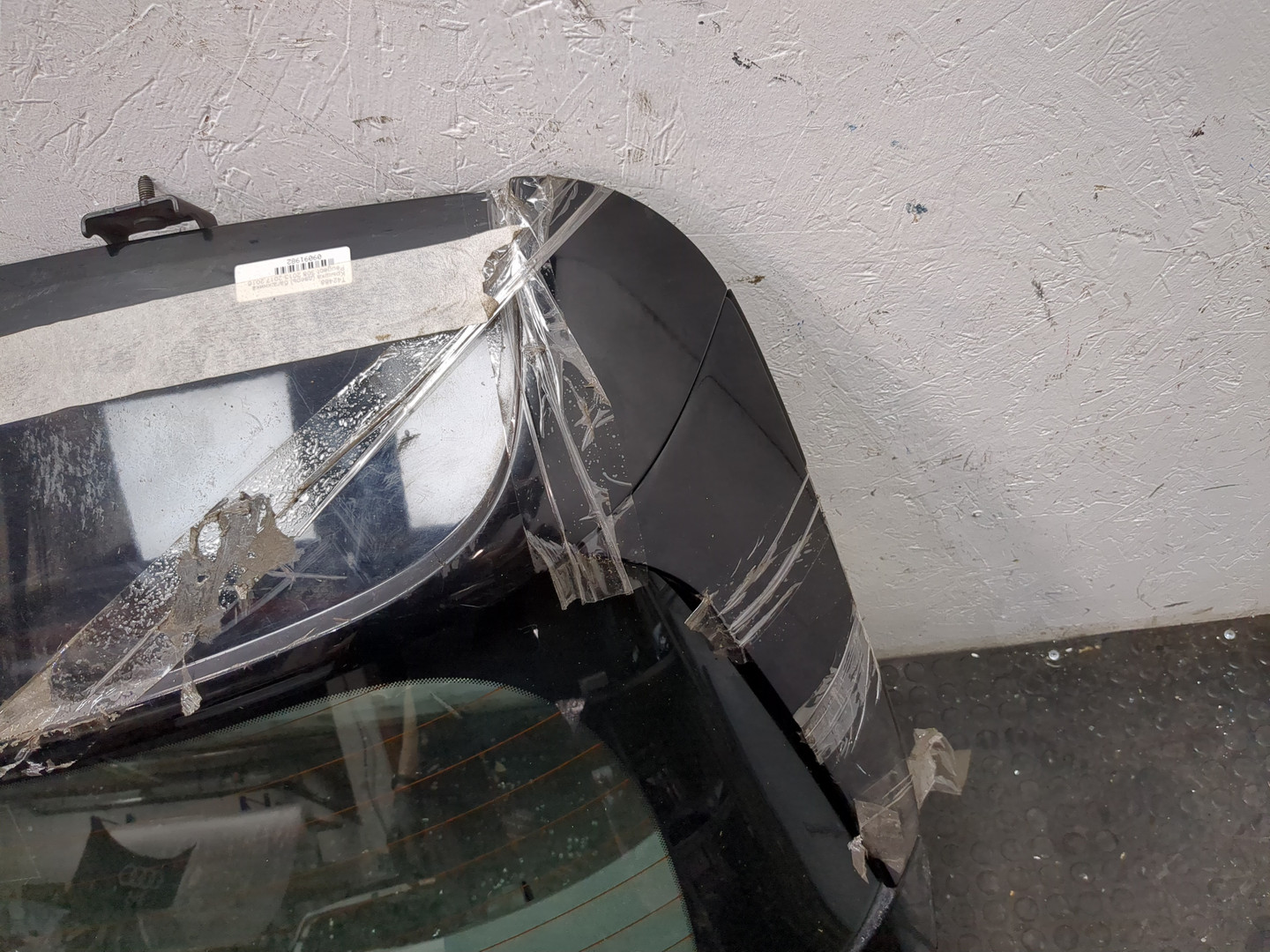 Дверь багажника