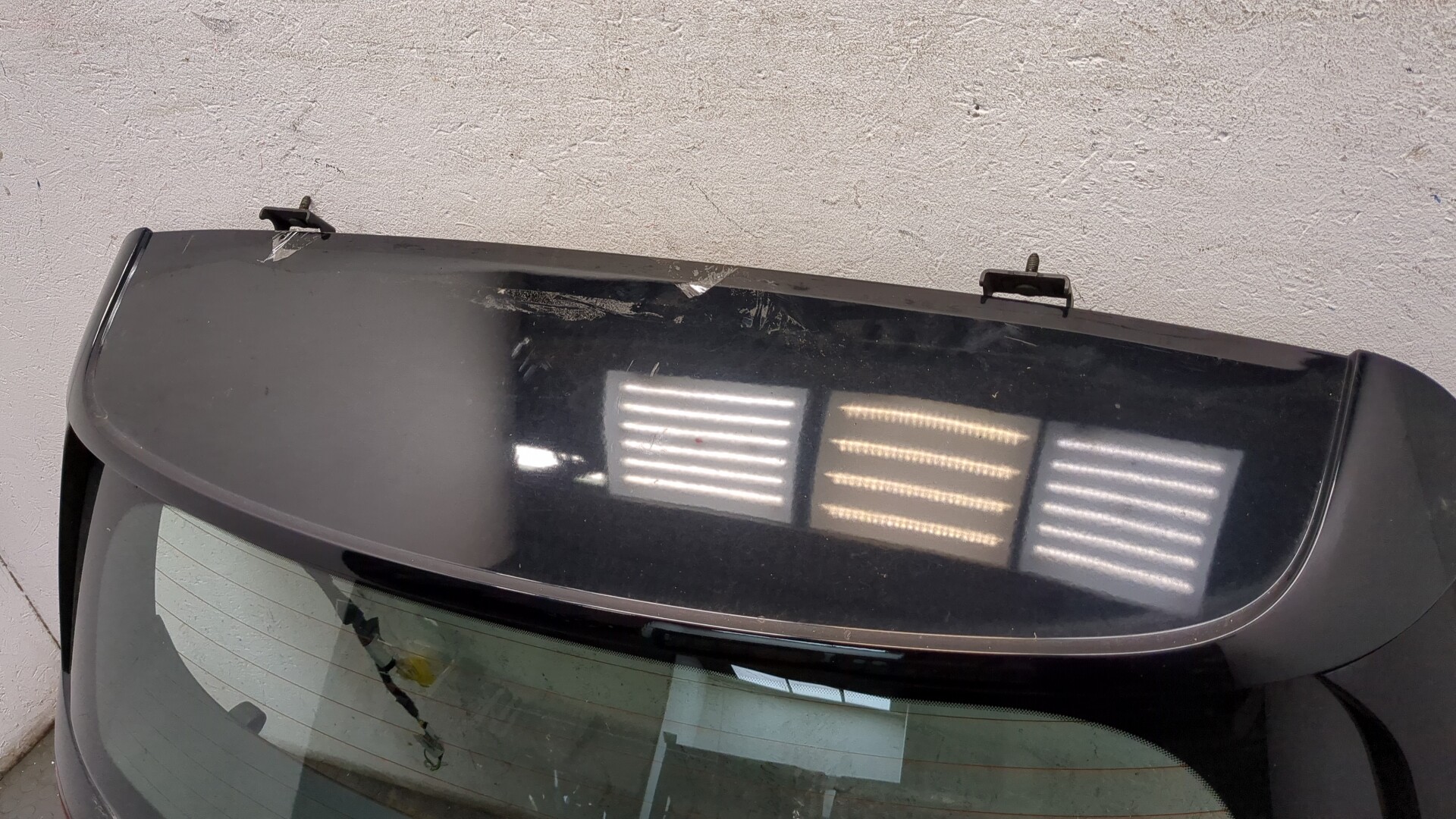 Дверь багажника