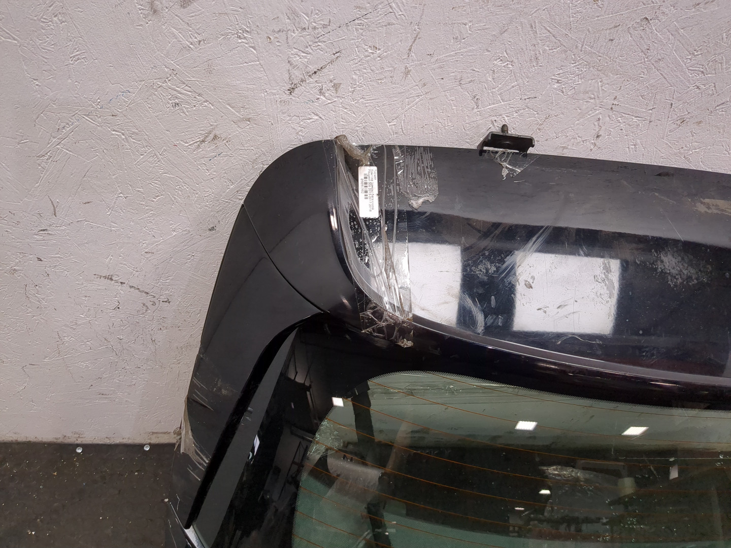 Дверь багажника