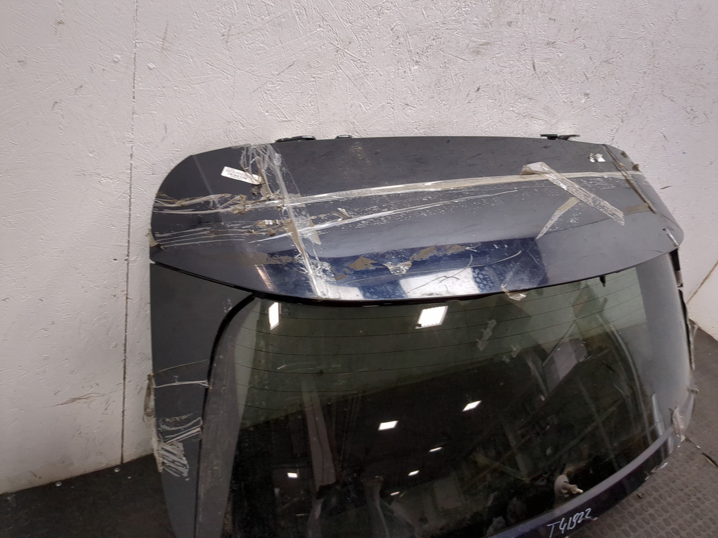 Дверь багажника