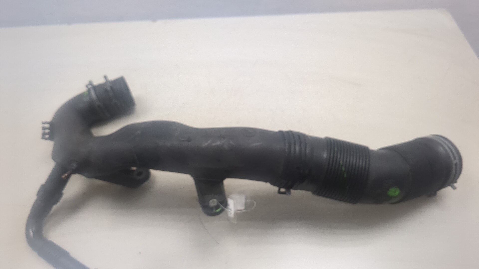 Патрубок воздушного фильтра