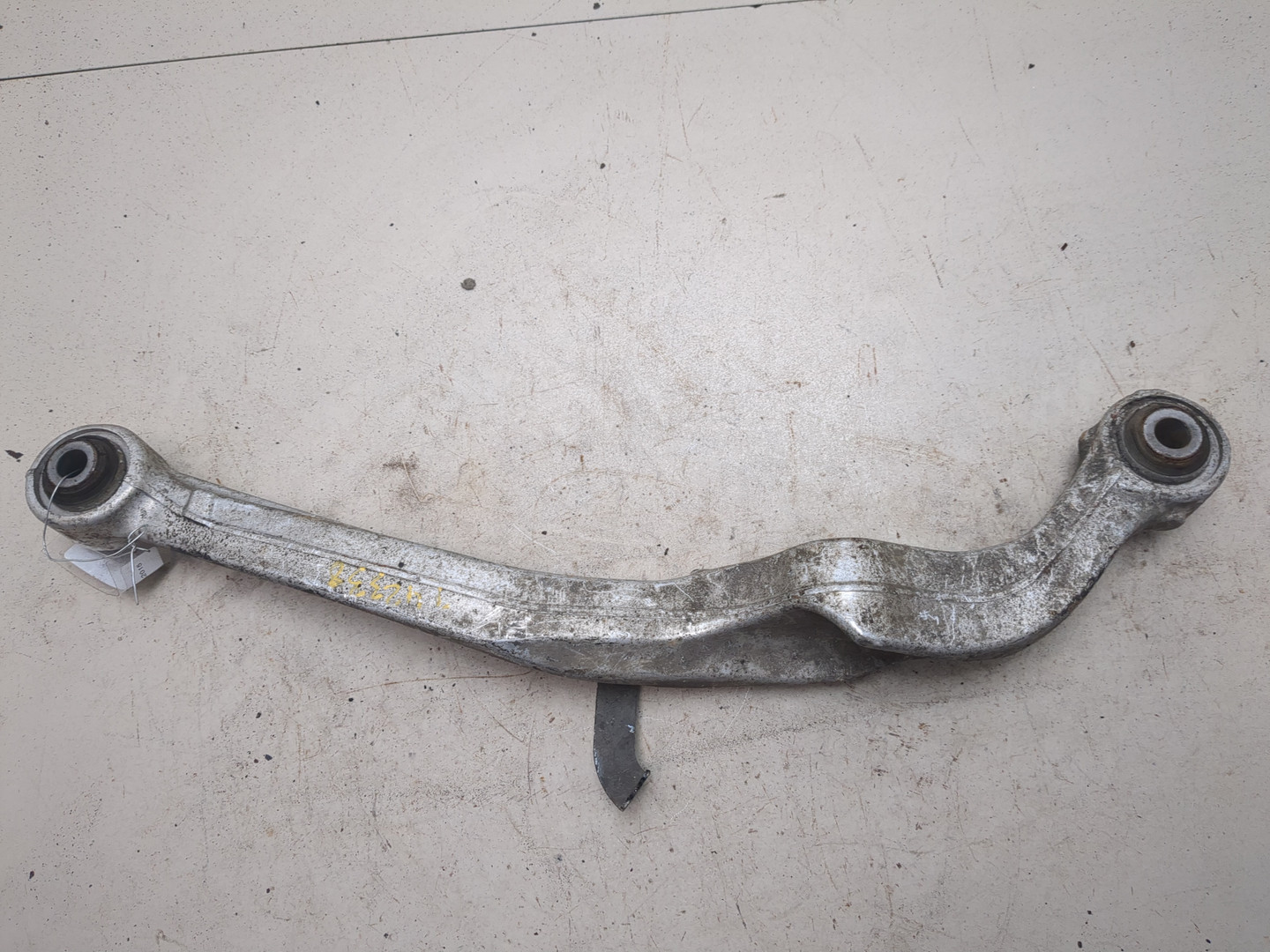 Рычаг задний правый