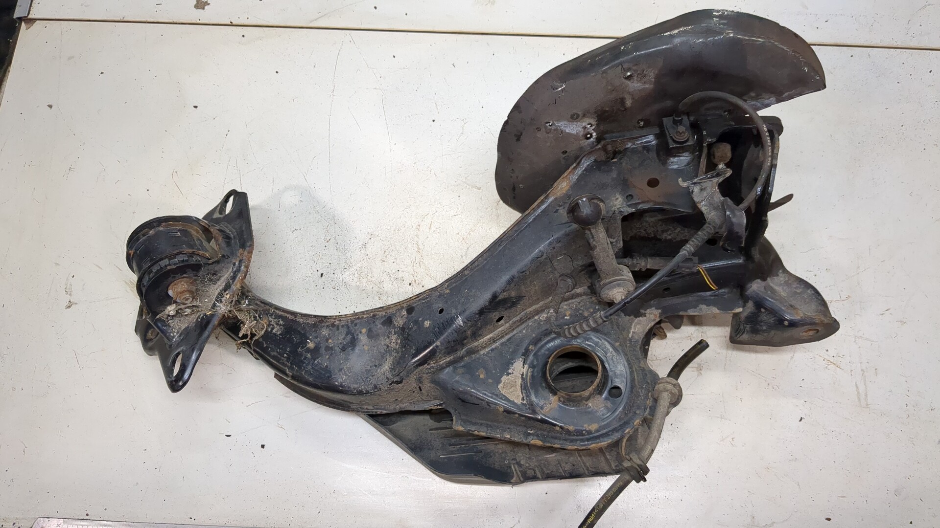 Кулак поворотный задний правый