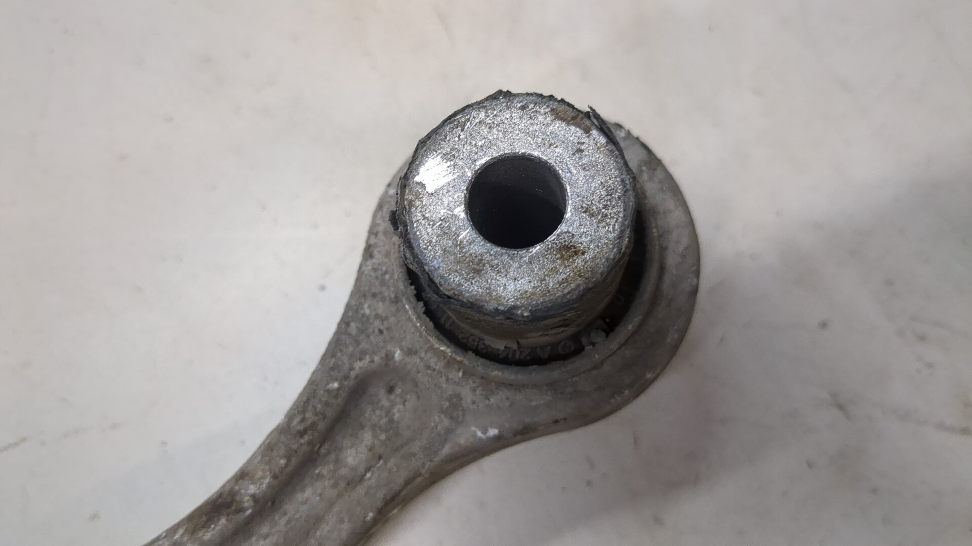 Рычаг задний