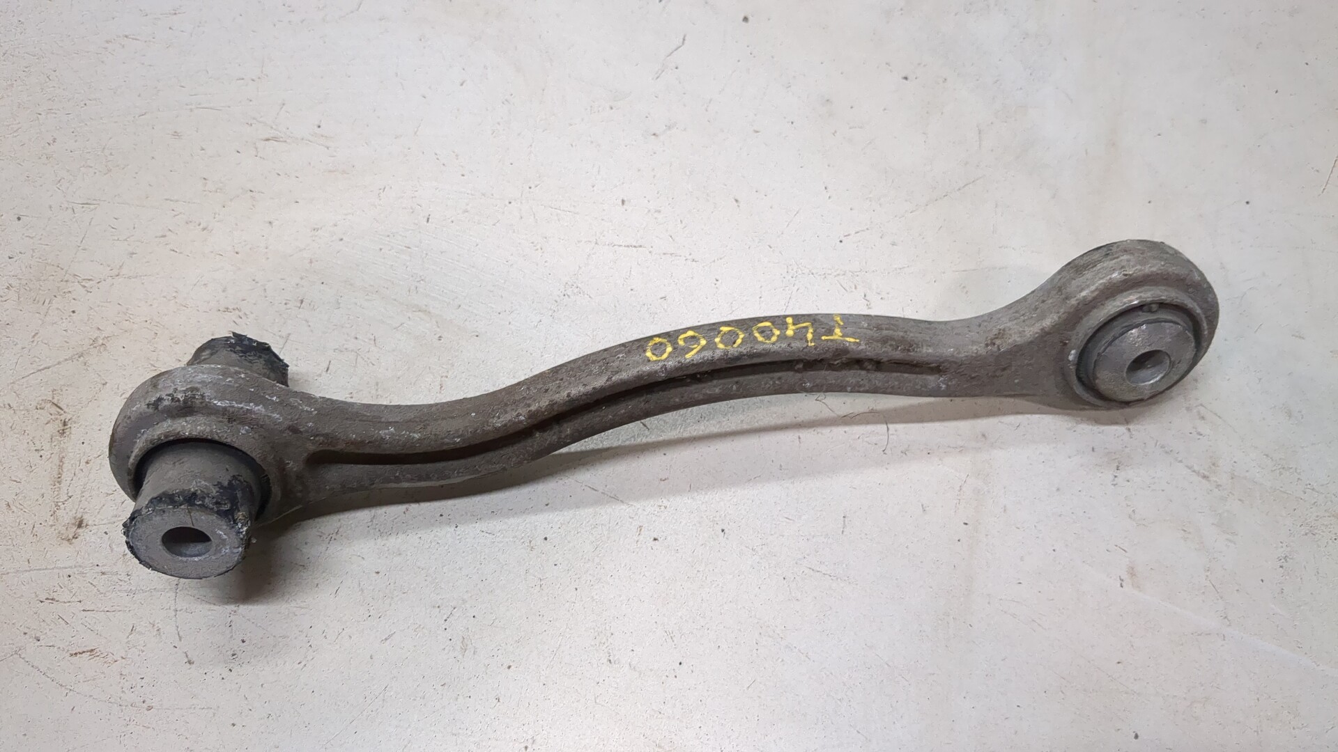 Рычаг задний