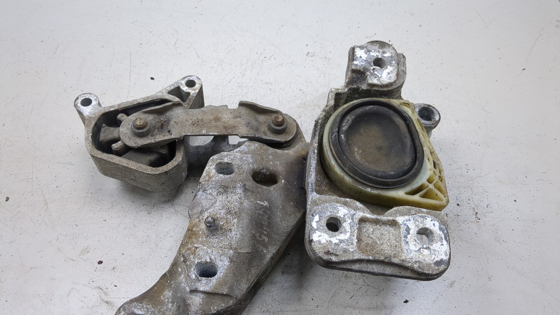 Опора двигателя