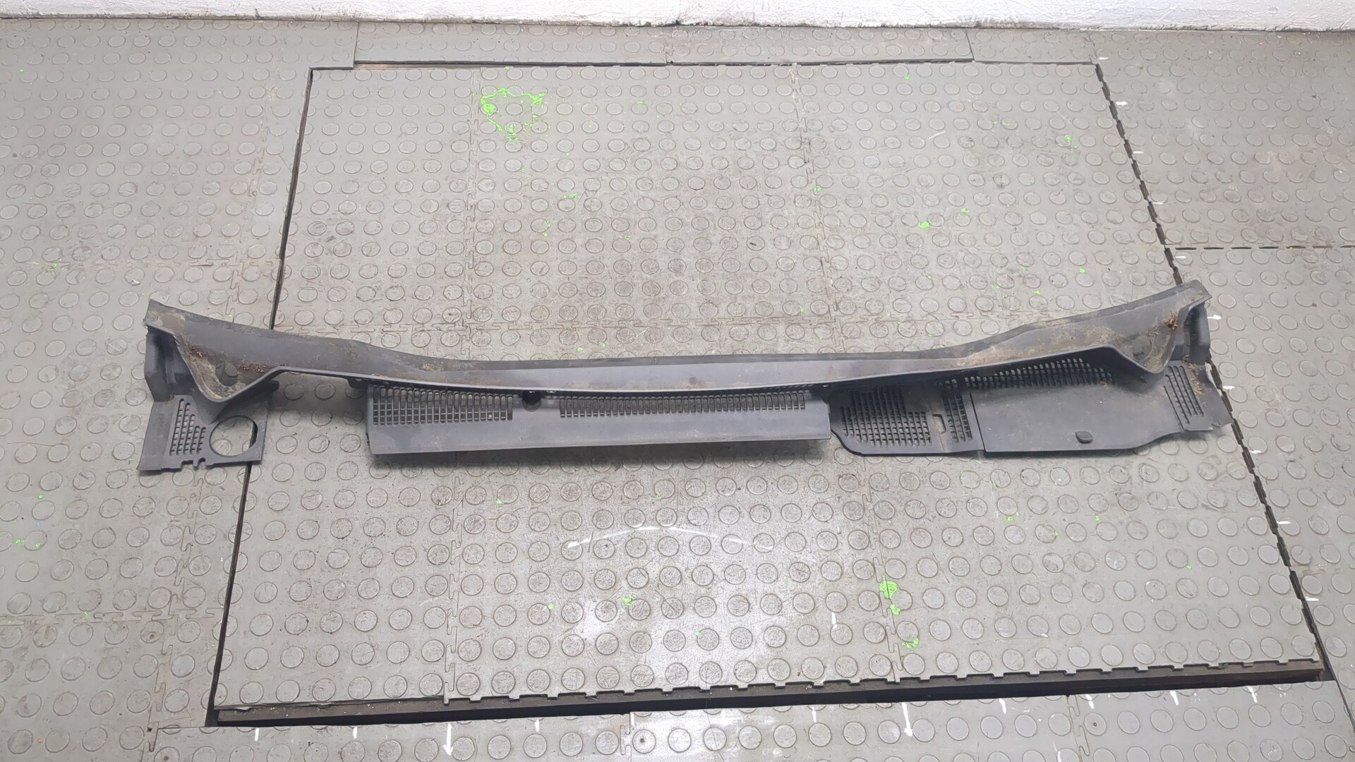 Решетка стеклоочистителей (Жабо)