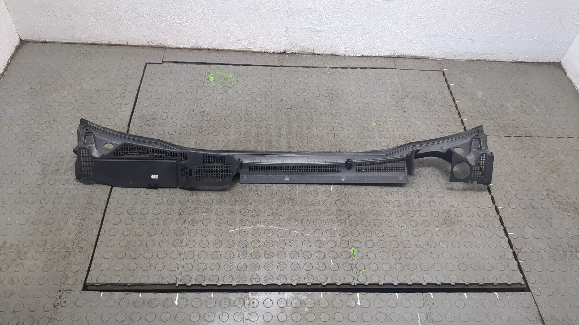 Решетка стеклоочистителей (Жабо)