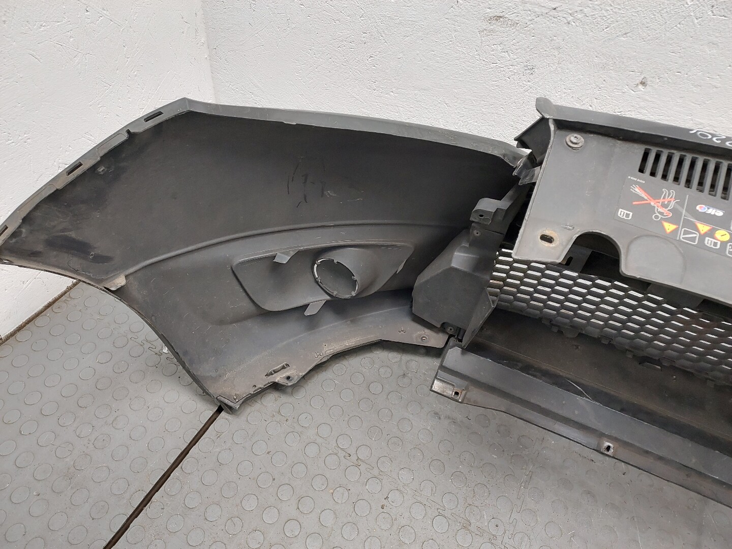 Бампер передний