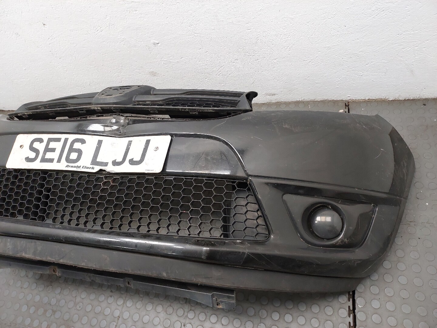 Бампер передний