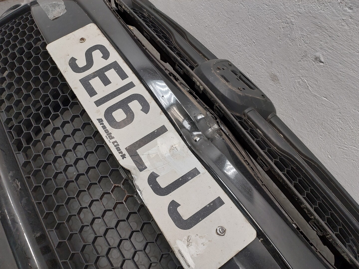 Бампер передний