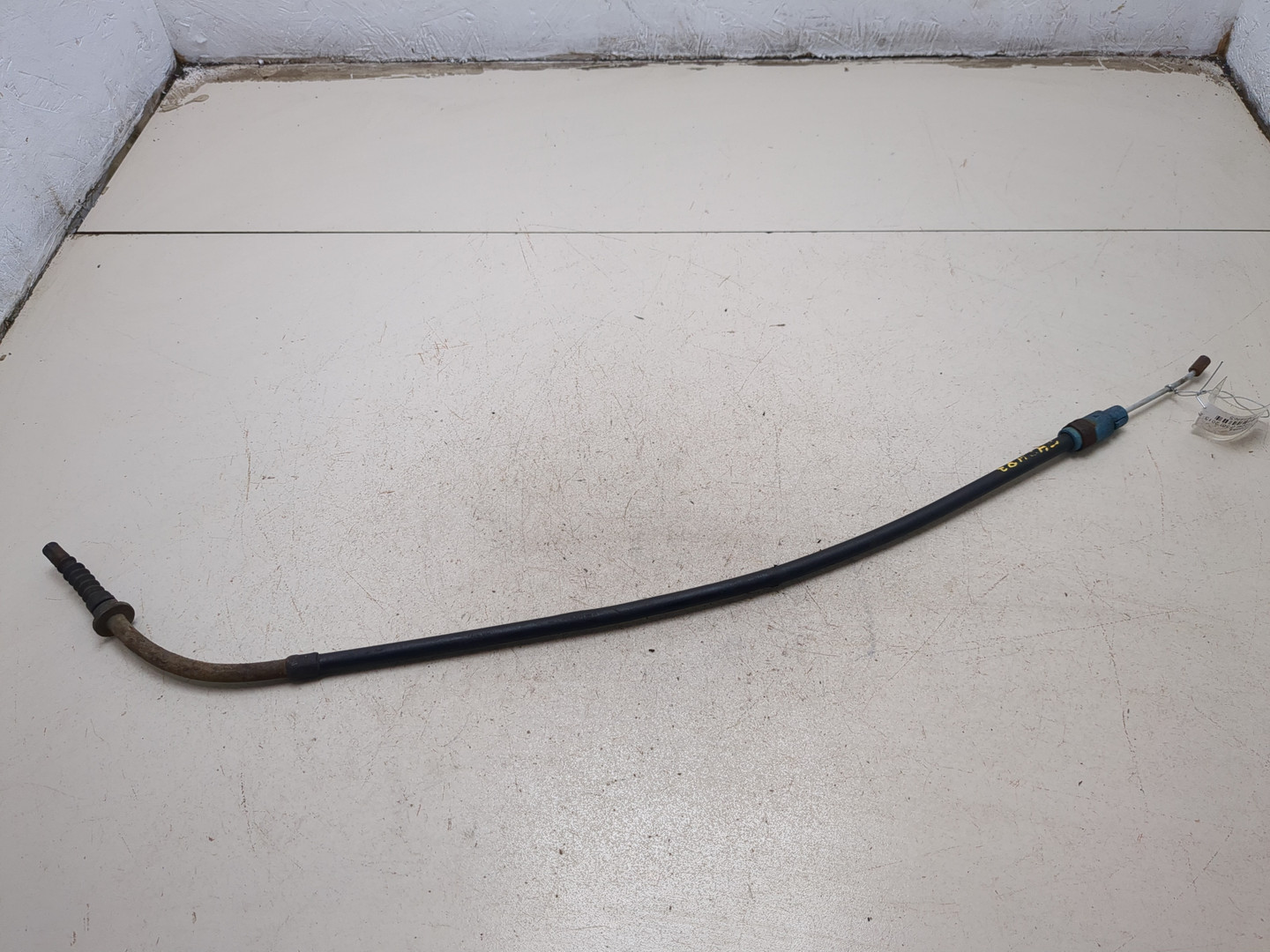 Трос стояночного тормоза