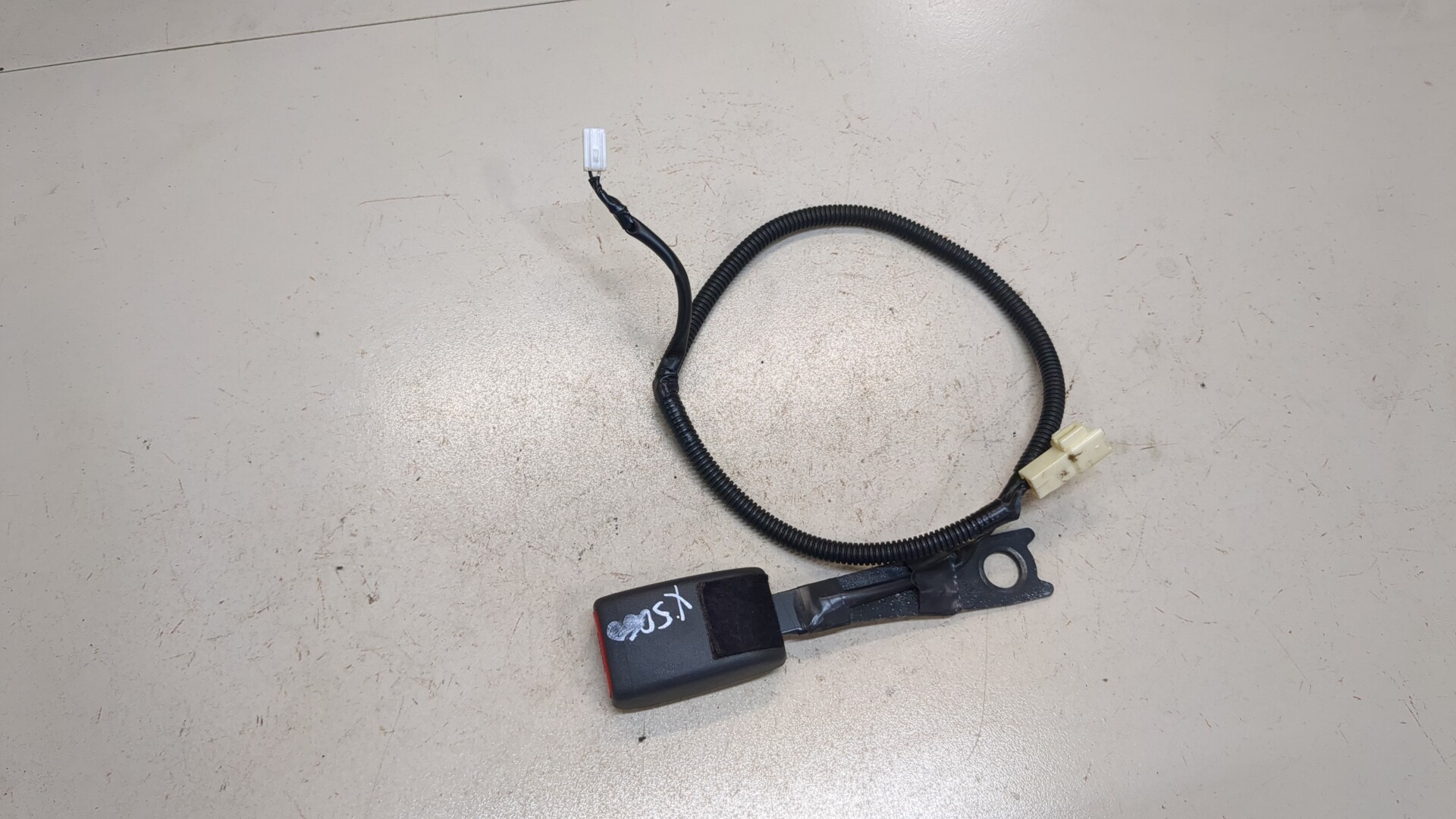 Ответная часть ремня безопасности