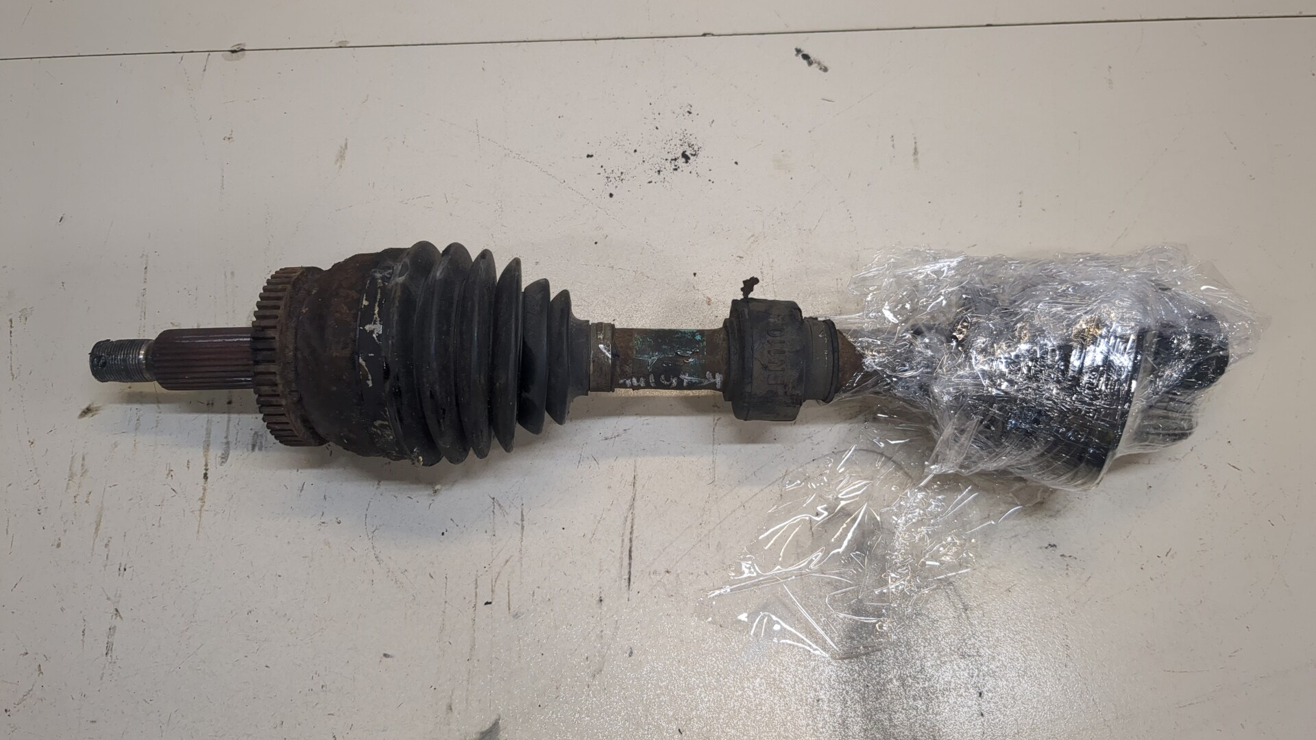 Полуось передняя правая