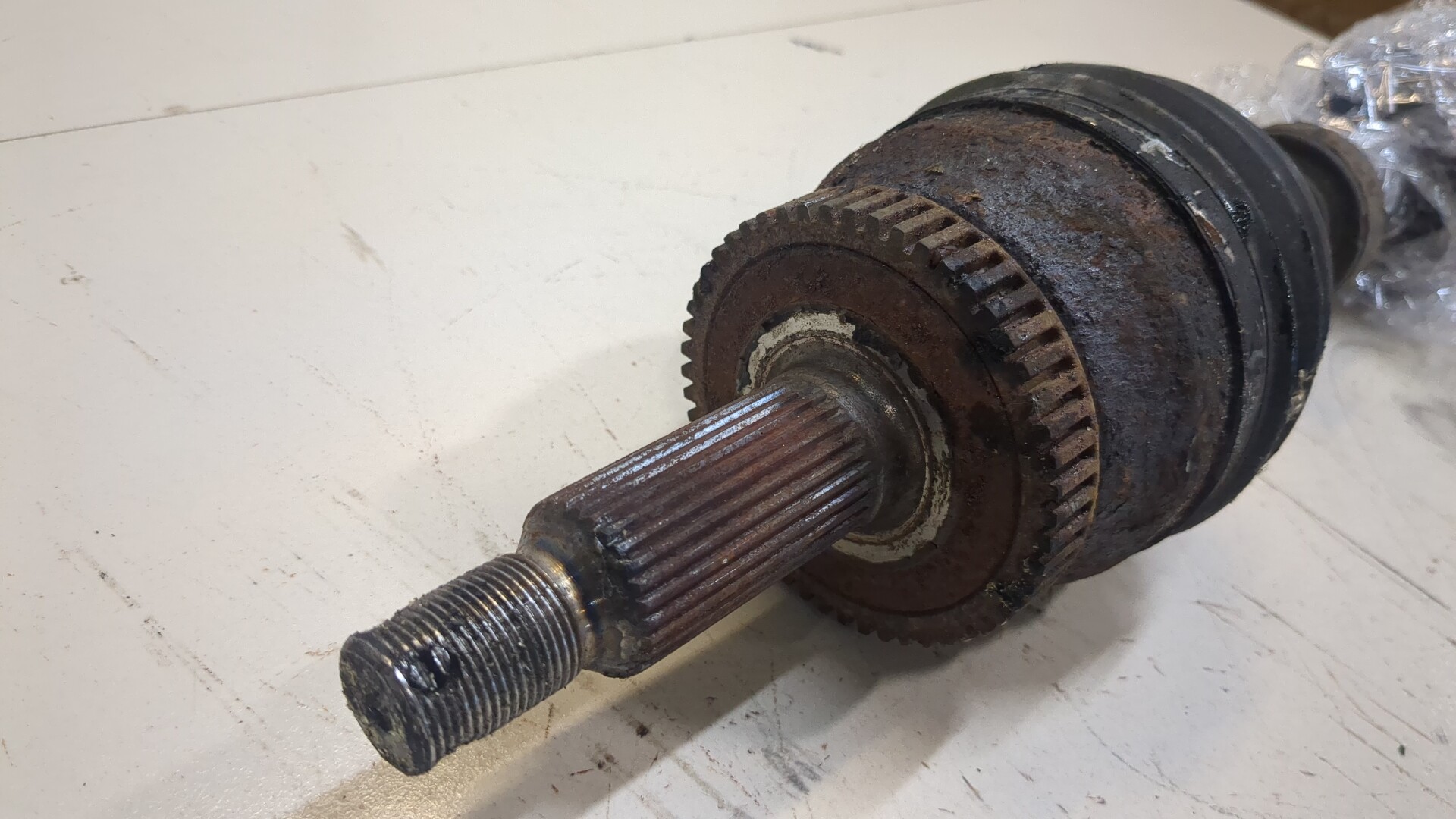 Полуось передняя правая