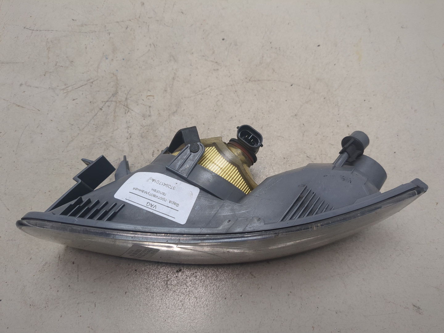 Фара противотуманная правая