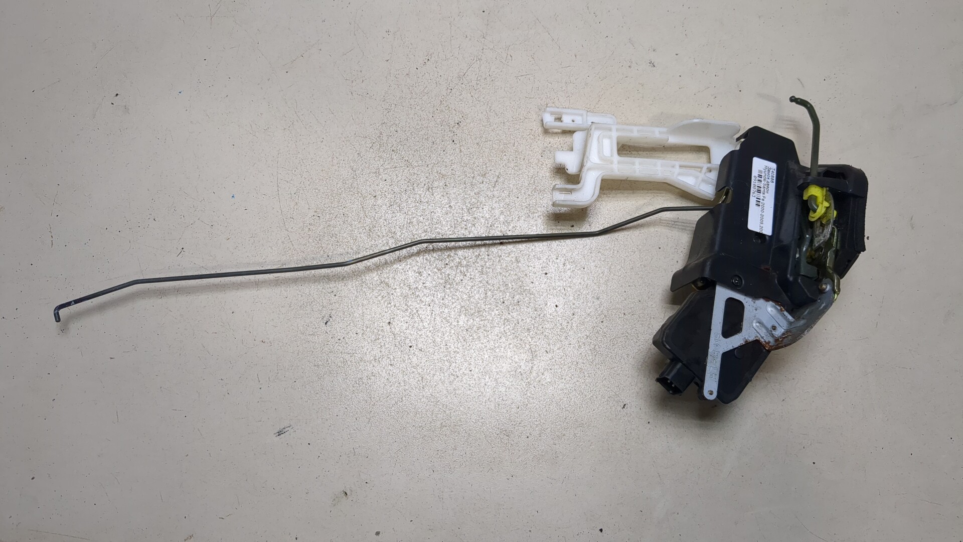 Замок двери задней левой