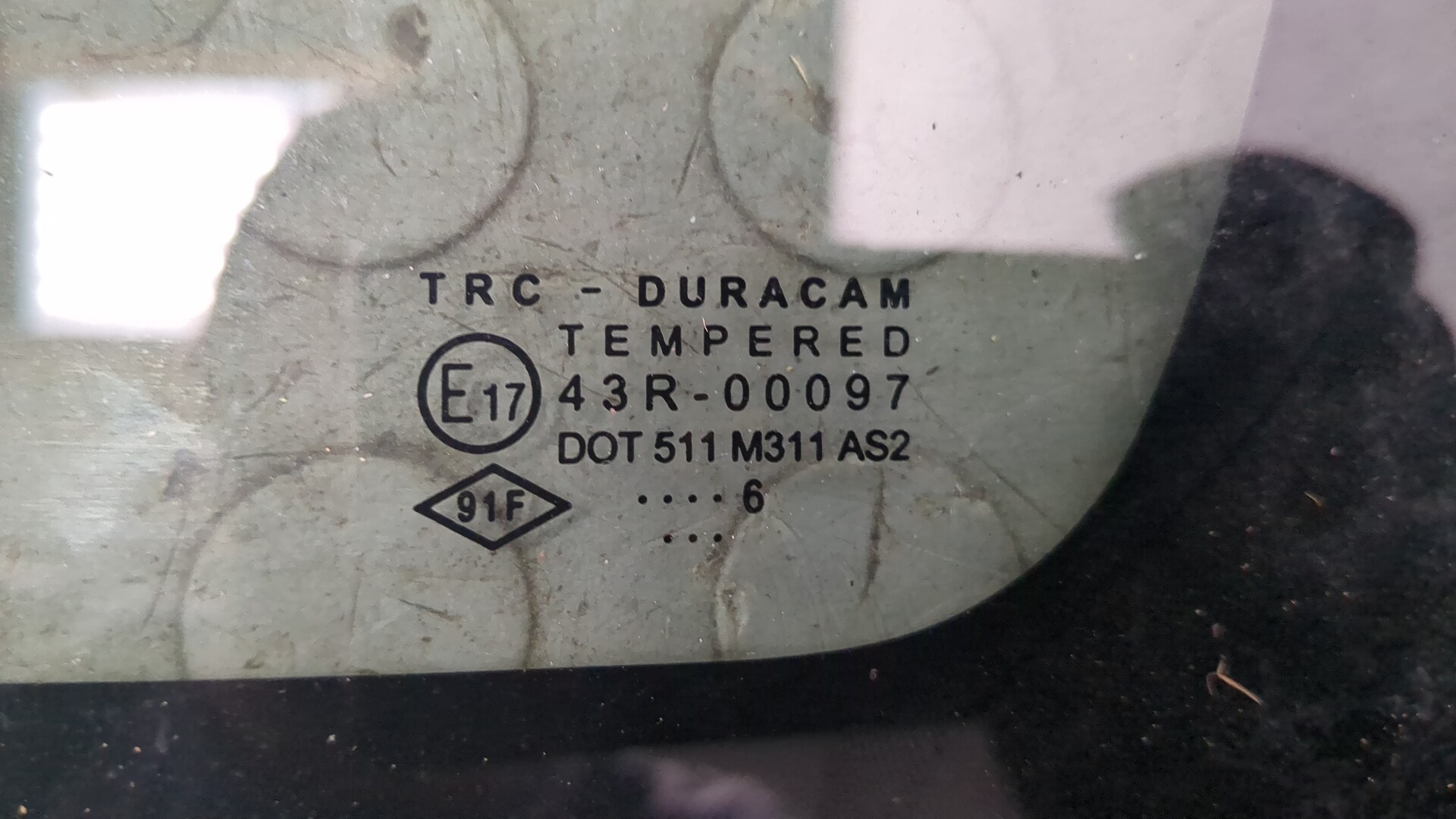 Стекло кузовное глухое правое