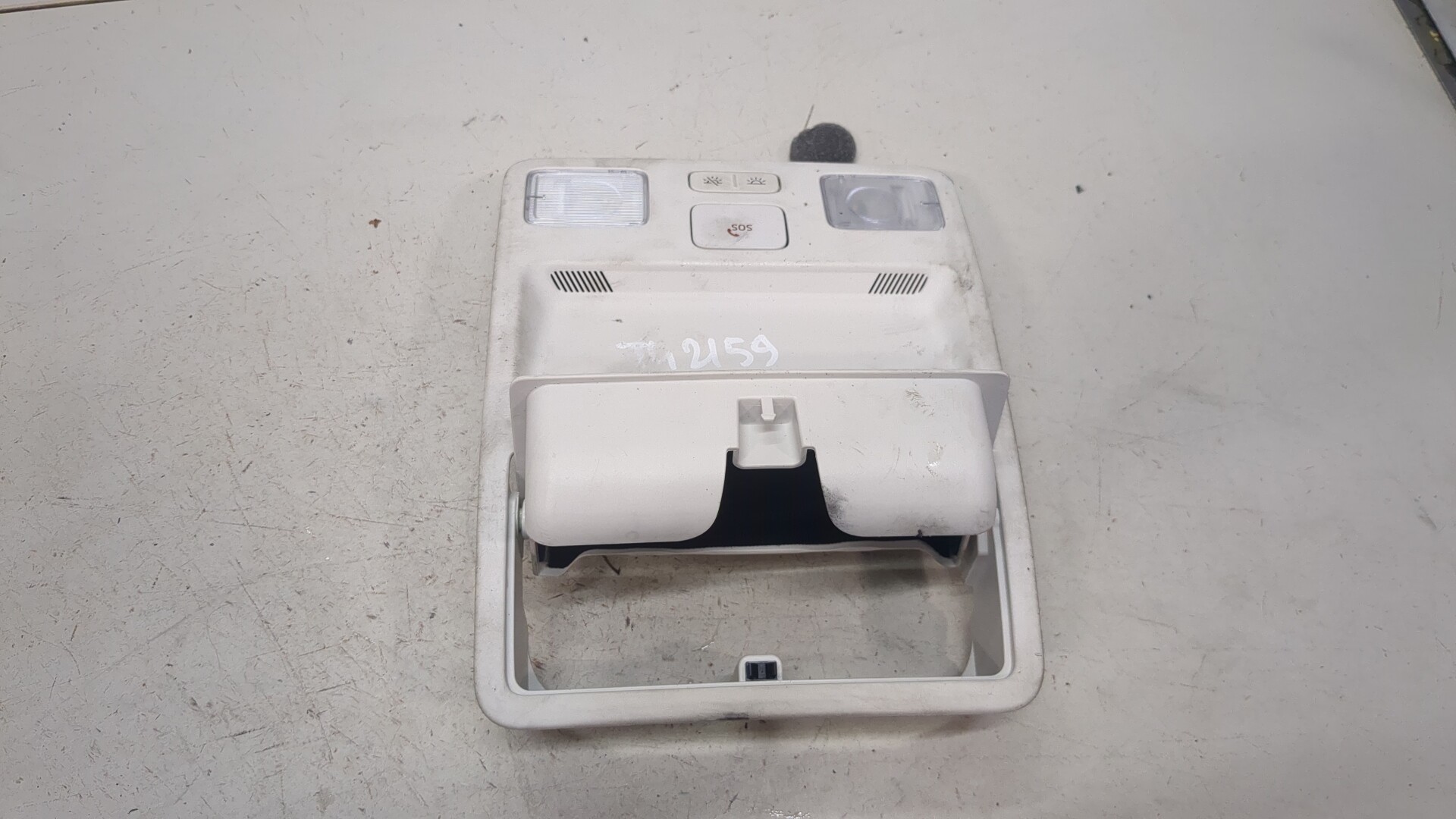 Плафон салонный