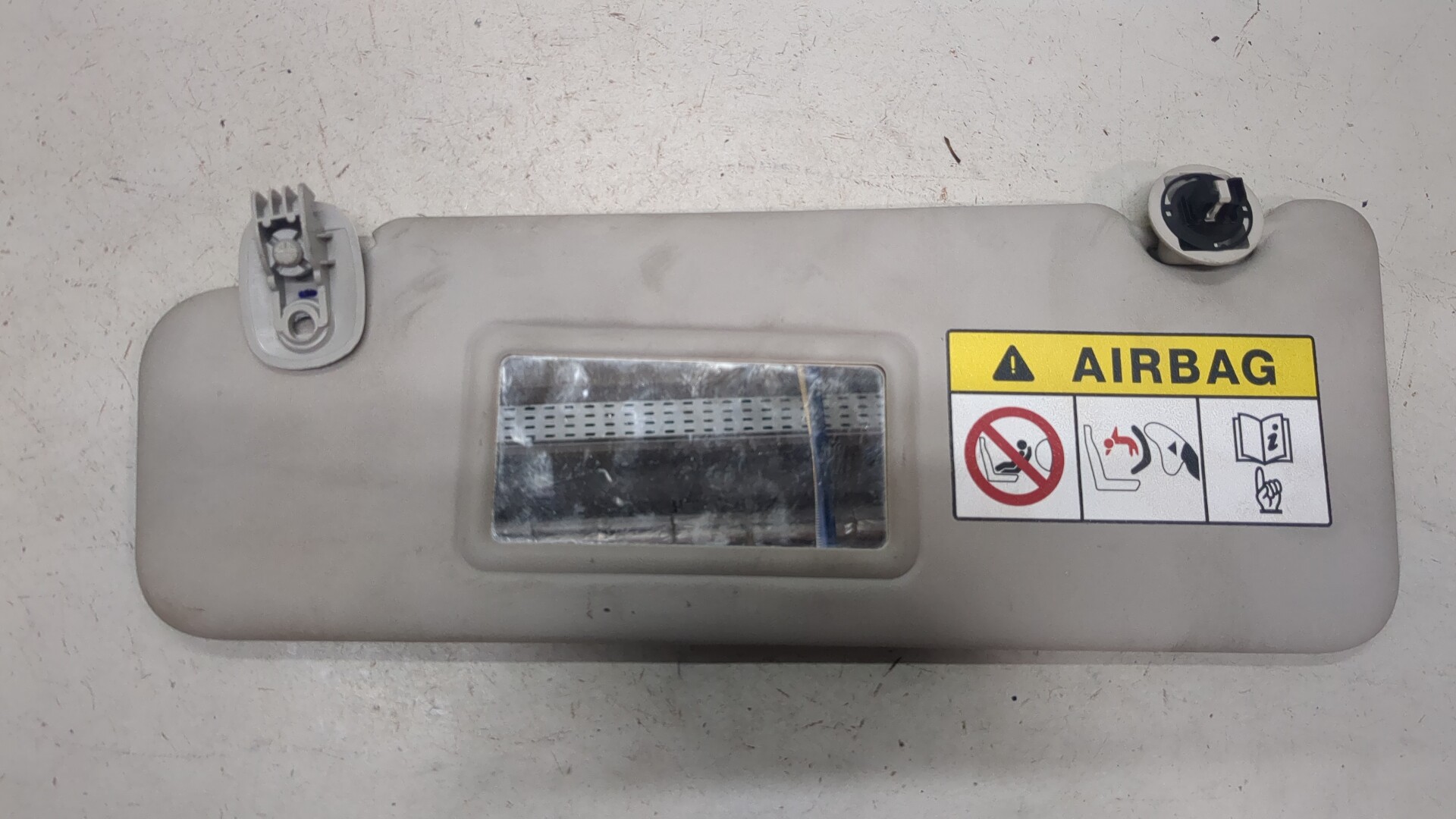 Козырек солнцезащитный