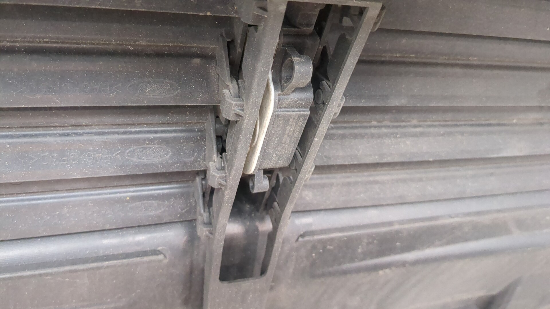 Жалюзи (воздуховод) бампера переднего