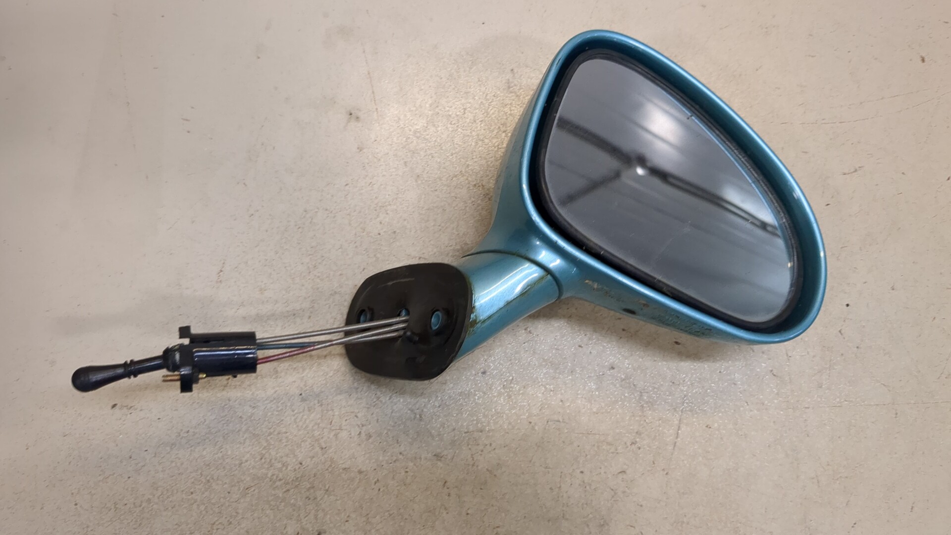 Зеркало правое электрическое